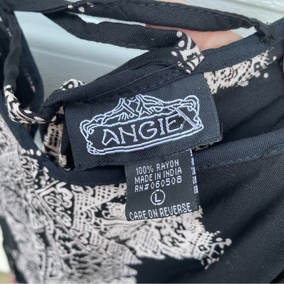 Angie woman’s romper black red and beige print. Pockets!! Adjustable straps - Picture 13 of 13